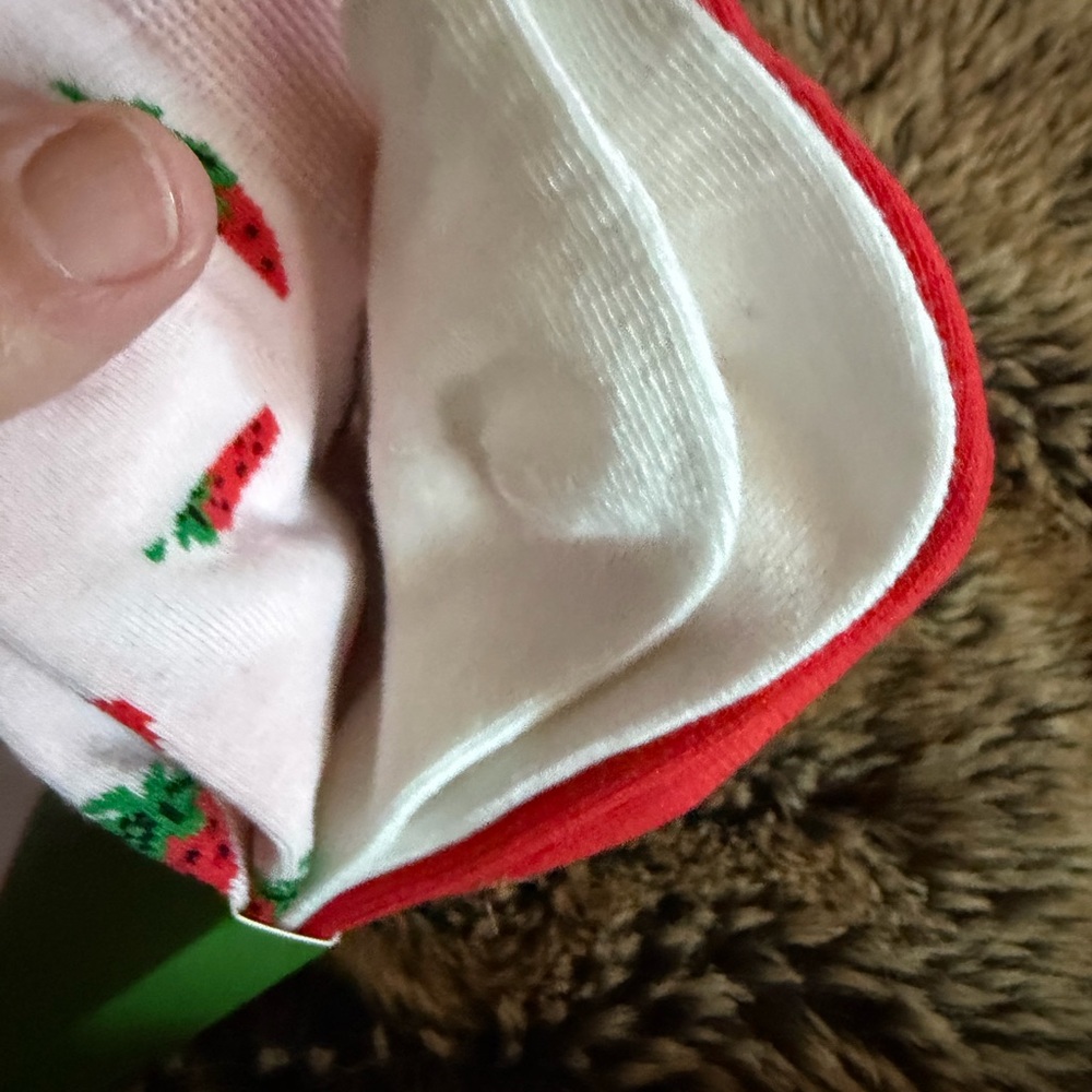 kate spade Pink Strawberry Low-Cut Socks 3 pairs nwt - Picture 3 of 5